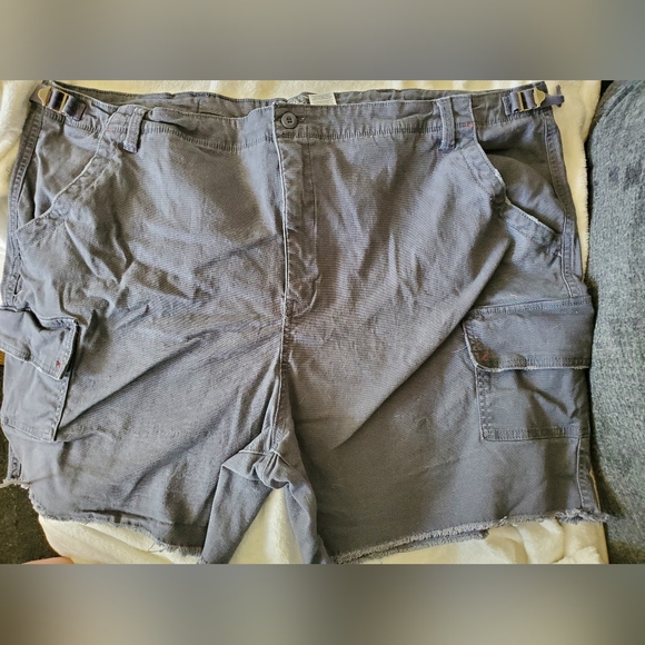 Terra & Sky Pants - Gray Jean shorts
